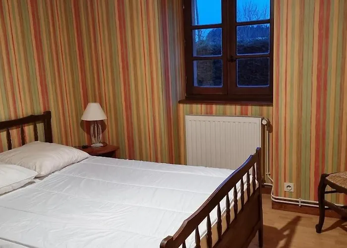 Le Du Saladou- Cantal Nyaraló Val-d'Arcomie