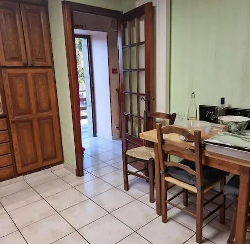 Le Du Saladou- Cantal Nyaraló *