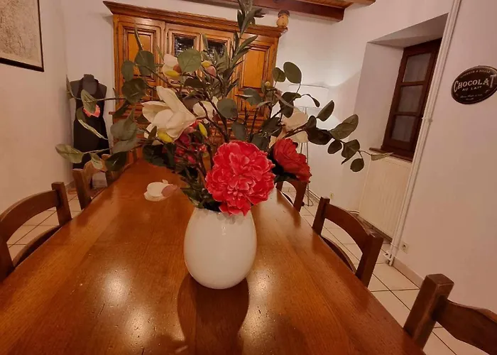 Le Du Saladou- Cantal Nyaraló Val-d'Arcomie